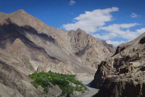 An image of mountain in Himalayan